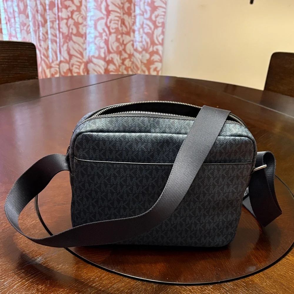 Michael Kors Navy Belt Bag - Picture 2 of 4